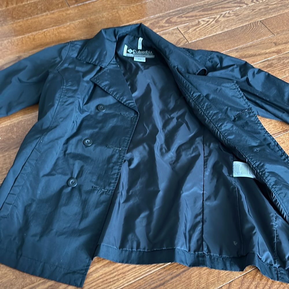 VINTAGE COLUMBIA JACKET - BLACK MEDIUM - SMOKE AND PET FREE HOUSE!!